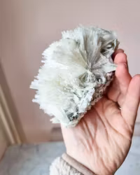 Scolecite, skolecit vitt nålkluster fr Indien 635 gram nr1