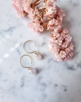 Örhänge, rosenkvarts (kort)