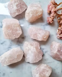 Rosenkvarts, rå, ca 100 gram