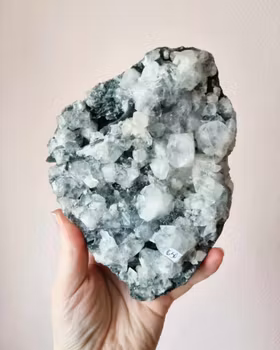 Apofyllitkluster, magisk kvalité