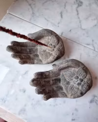 Rökelsehållare, hand i stenblandning