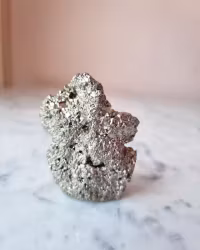 Pyrit, delvis polerad fri form/bit, C