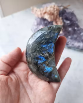 Labradorit, polerad stor måne nr 4