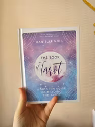 The book of tarot | Danielle Noel