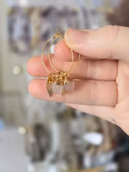 Örhängen, rosenkvarts & löv, 18k guldpläterad nickelfri mässing.