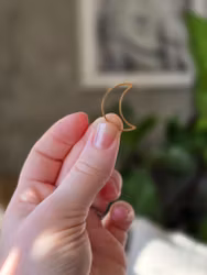 Liten måne ca 3.5cm (guldpläterat rostfritt stål) till solfångare