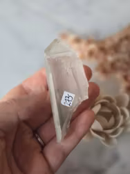 Lemurienspets med kloritinneslutningar. Nr 2