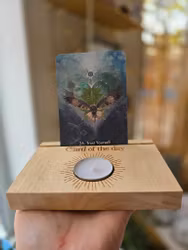 Card of the day | ljushållare i trä för värmeljus