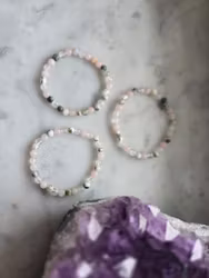 Armband i Rosenkvarts, Bergkristall, trädagat & detalj i äkta silver