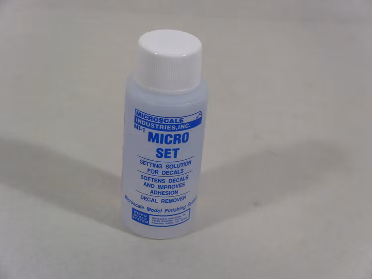 Micro Set / setting solution for decals