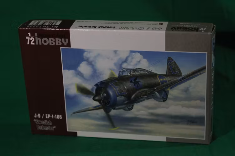 J-9 / EP-1-106 "Swedish Defender" 1/72