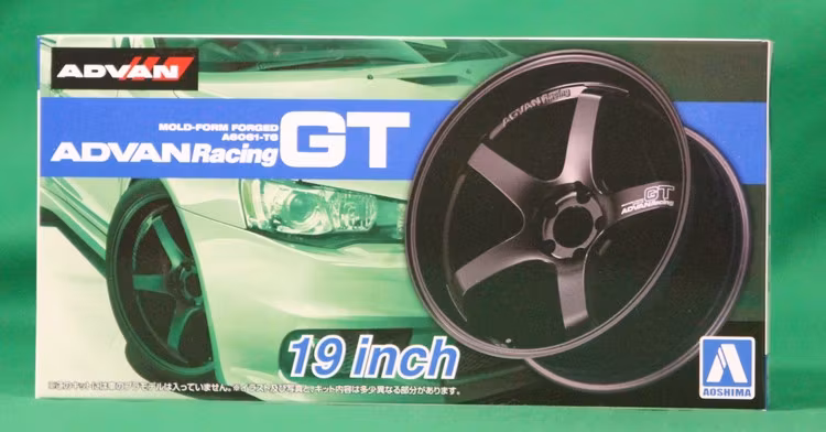 #35 ADVAN Racing GT 19" 1/24