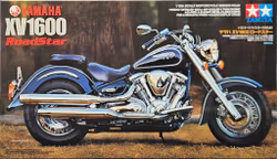 Yamaha XV1600 Road Star  1/12