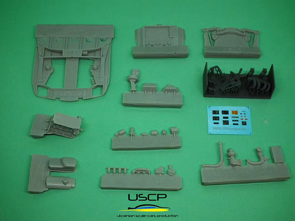 BMW 2002 Turbo Engine bay set 1/24