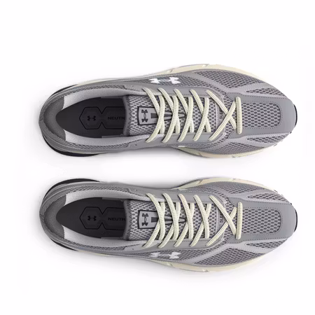 Grå löparsko i mesh och läder med HOVR-dämpning för herr | Under Armour
