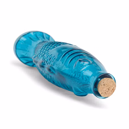 Fiskformad karaff i blått glas 535 ml | Gentlemen's Hardware