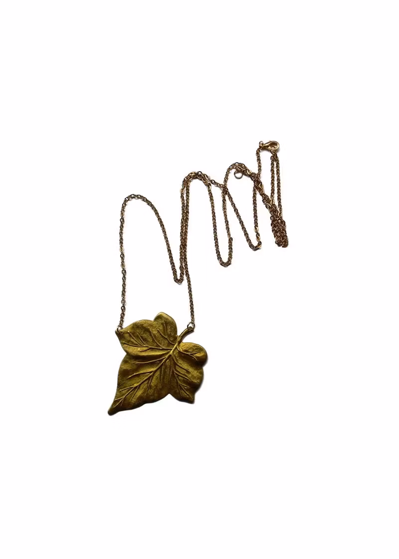 Crooked leaf