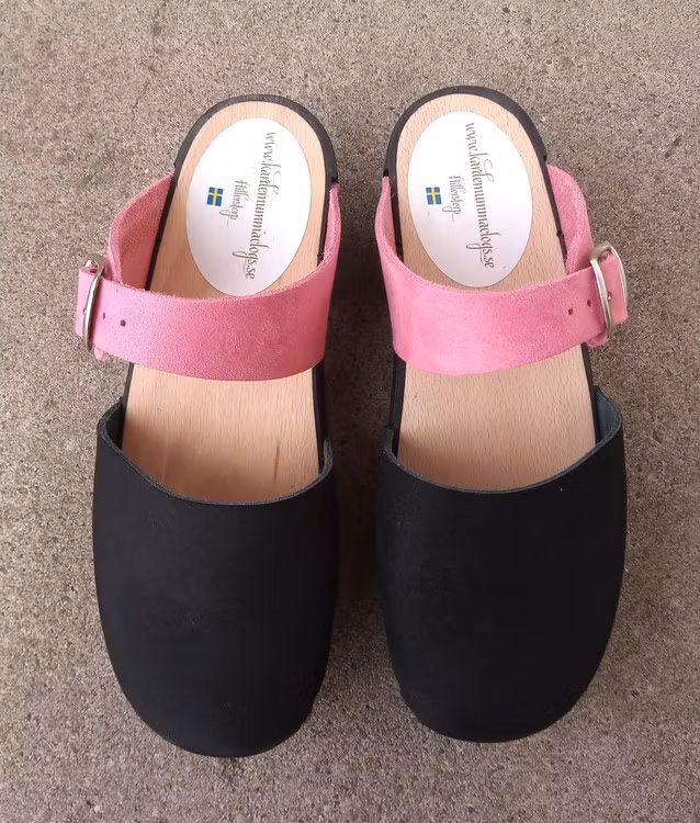 Britta mjuktoffel i svart och rosa nubuck