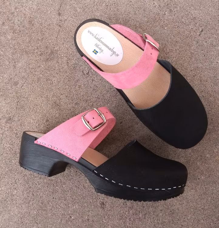 Britta mjuktoffel i svart och rosa nubuck