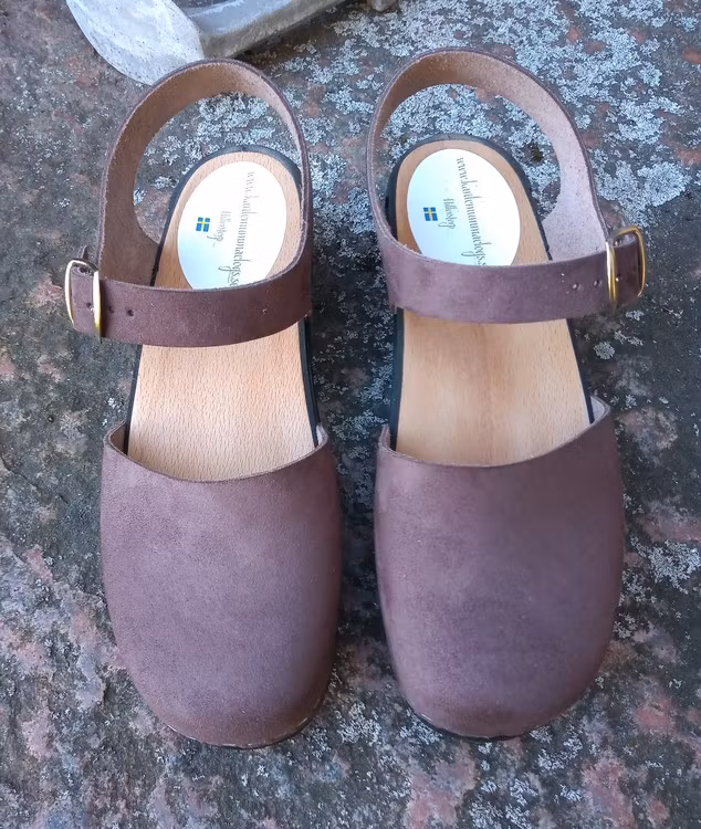 Cornelia, svart mjuk botten i brun nubuck
