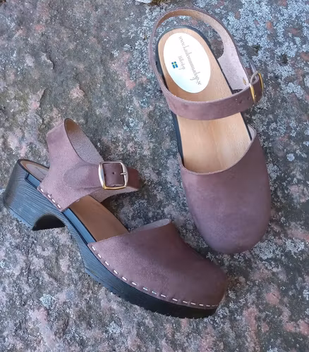 Cornelia, svart mjuk botten i brun nubuck