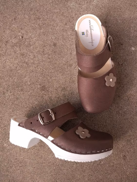 Ellen mjuk , brun nubuck med bakrem, beige blomma