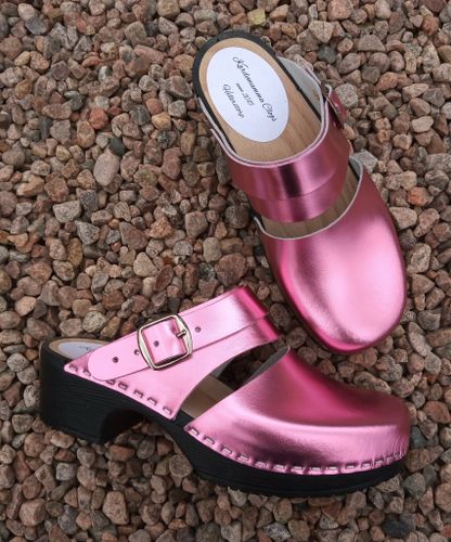 Ellen mjuktoffel, svart botten och läder i rosa metallic, bakrem