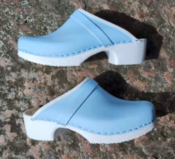 Ulla mjuktoffel, ljusblå med rem.,vit botten