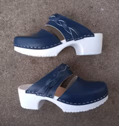 Ellen, mjuk, blått läder, med fläta