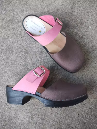 Britta mjuktoffel i brun och rosa nubuck