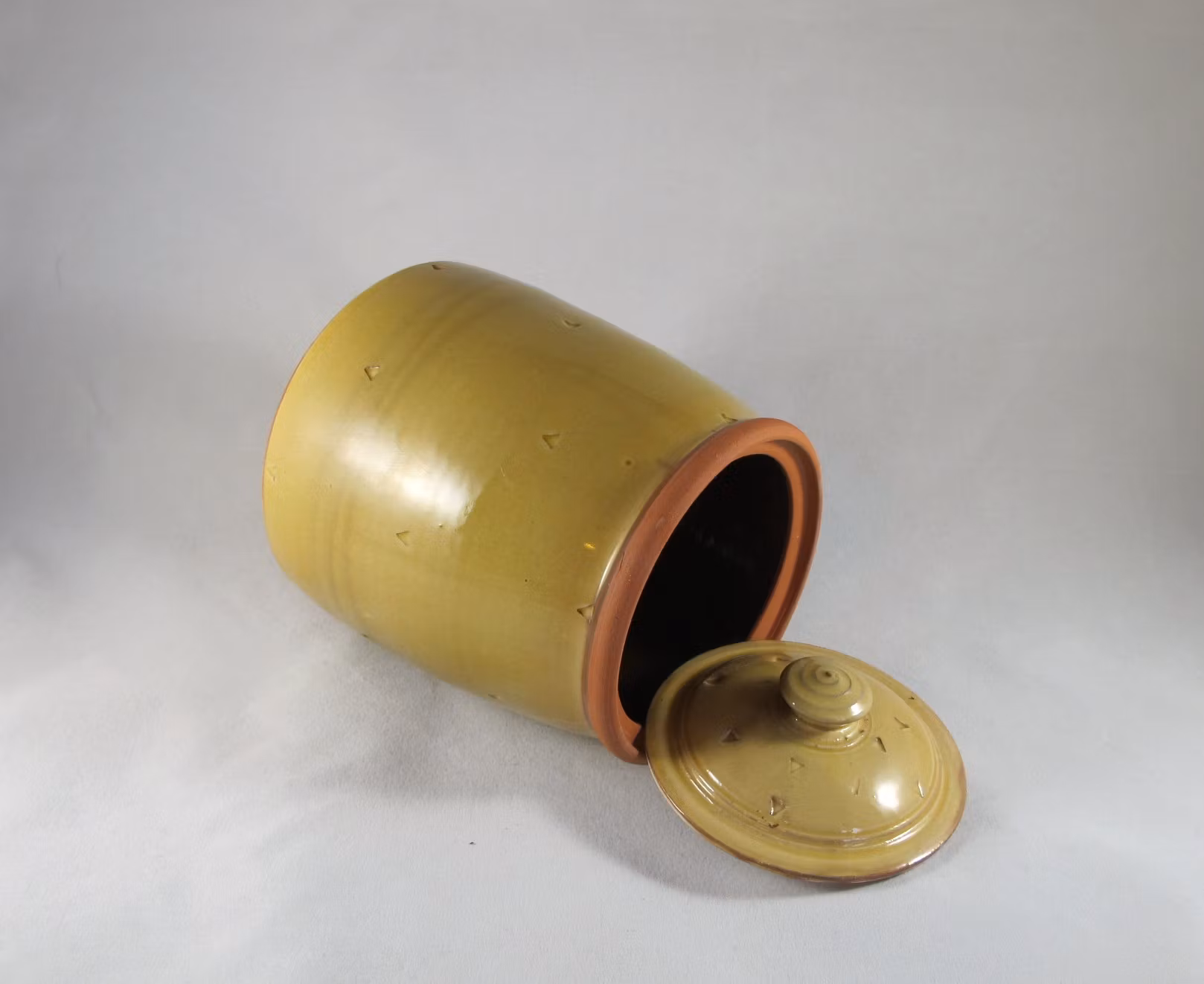 Stor burk med triangeldekor