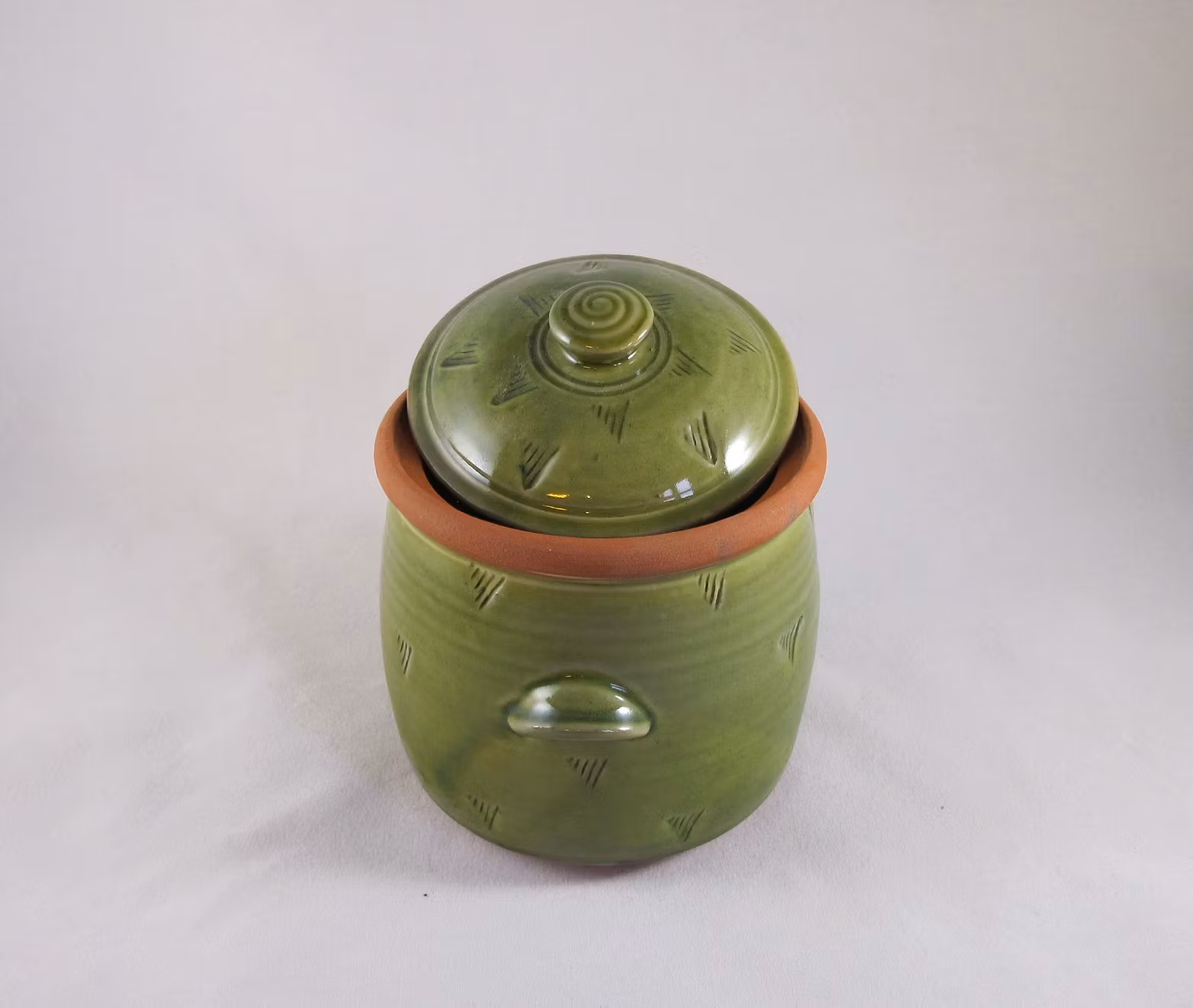 Mellanstor burk med triangeldekor