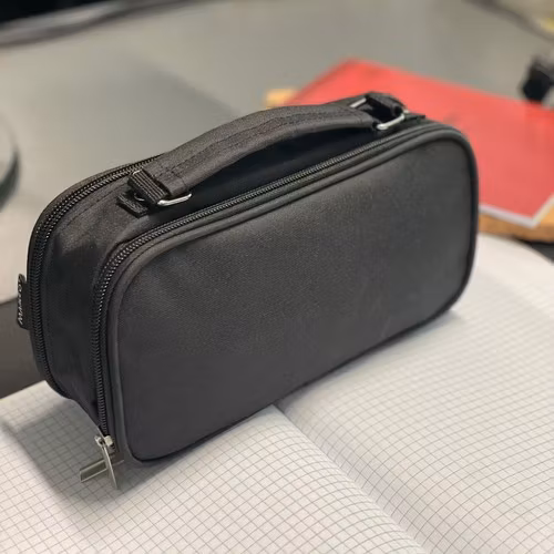 Dubbelt utdragbart pennfodral - svart