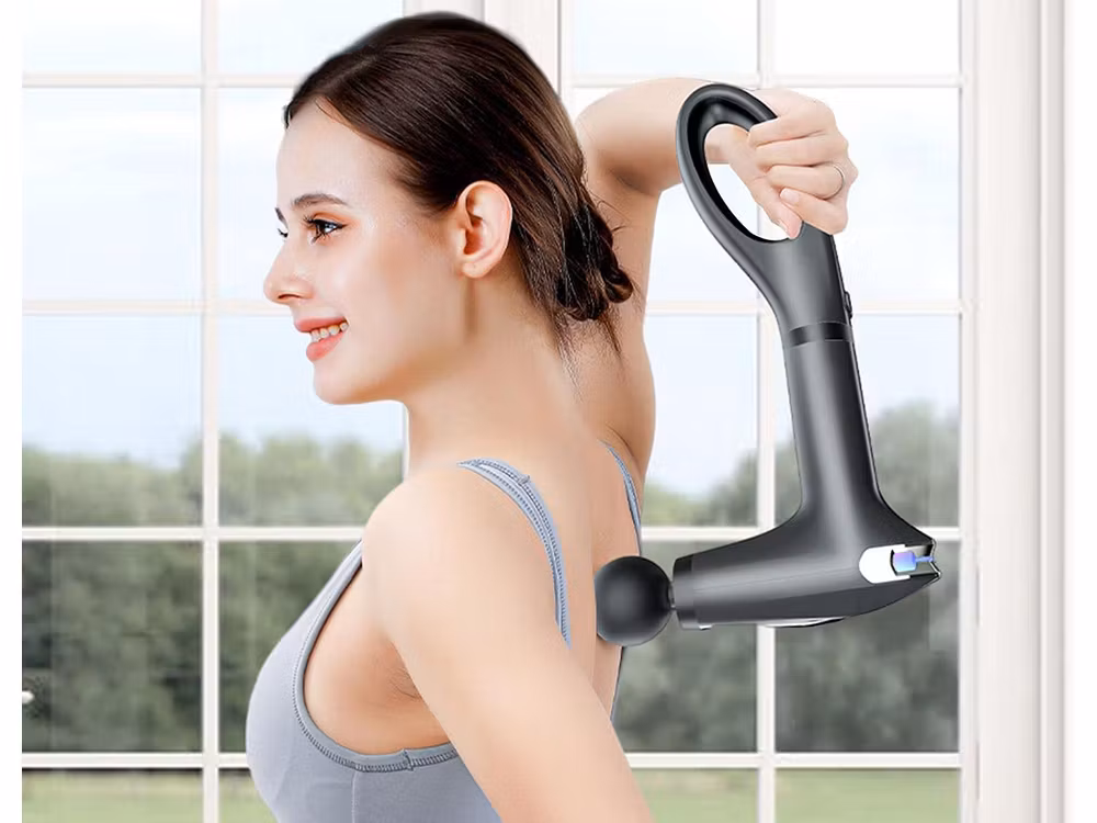 Musta hierontapistooli selälle, vartalolle ja jaloille – Tehokas lihashieronta neljällä kärjellä