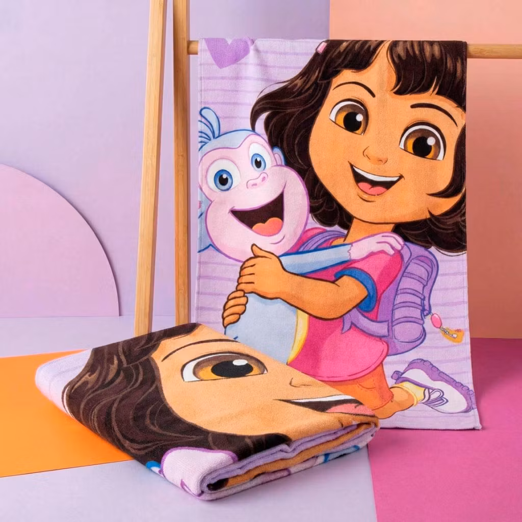 Dora Utforskaren “Happy” Strandhandduk 70x140 cm – Snabbtorkande