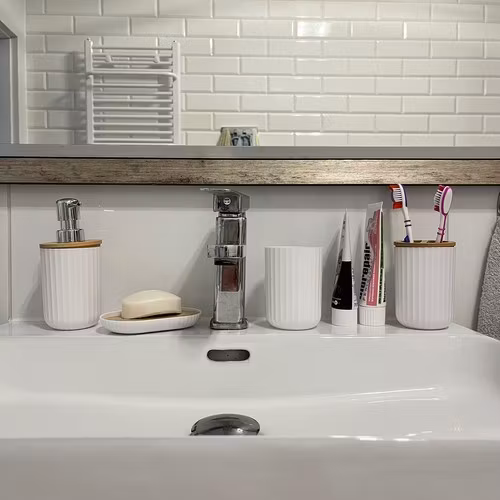 Baderomstilbehørssett 6 deler – Ruhhy med bambus og moderne design