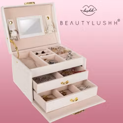 Smyckeskrin Beige Satin – Låsbart Smyckesskåp 20 Fack | BEAUTYLUSHH