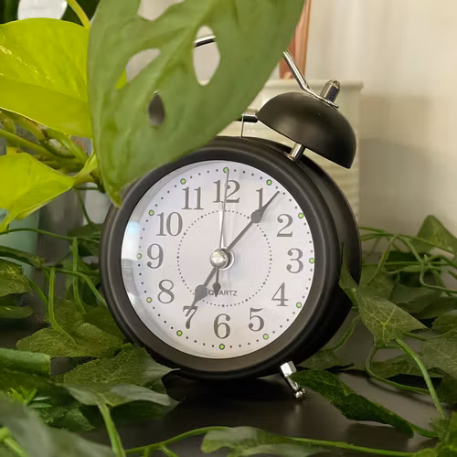 Retro Alarm Clock – Klassisk Väckarklocka i Loftstil med LED-belysning