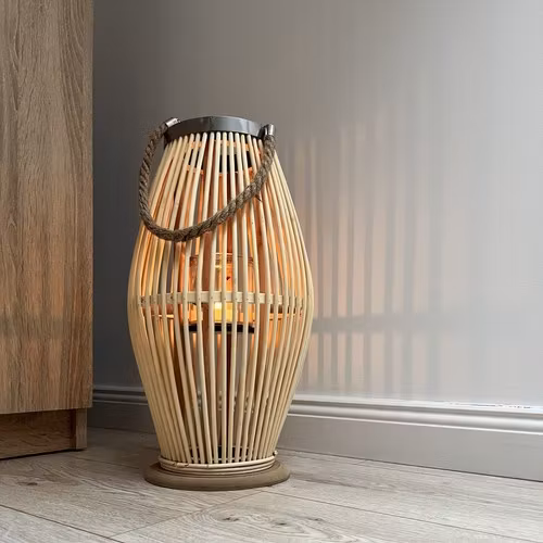 Bambuslanterne stor 40 cm – Dekorativ bambuslanterne til terrasse og indendørs