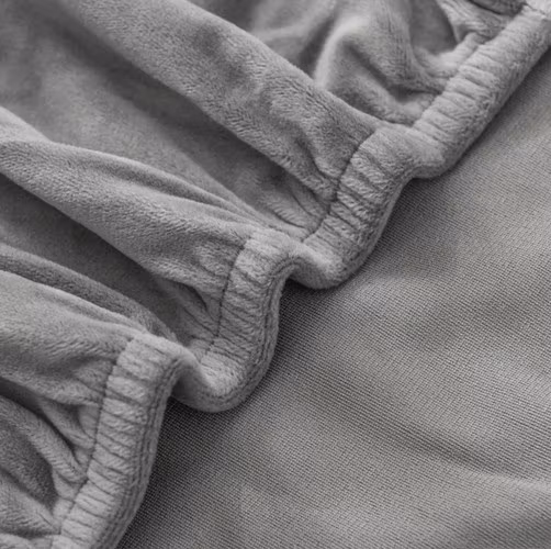 Stolsöverdrag grå sammet – elastiskt skydd för stolar