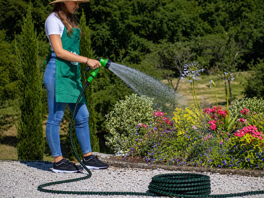 Expanderbar trädgårdsslang 30m – flexibel slang med munstycke
