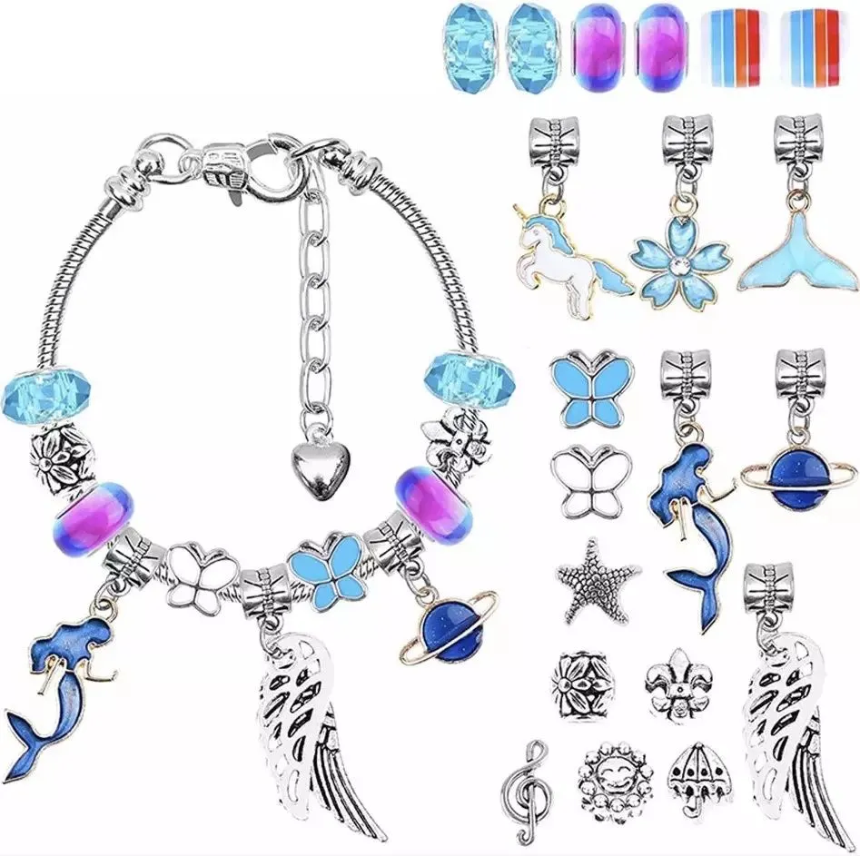 Smyckeskit för barn 107 delar – armband, halsband och hängsmycken