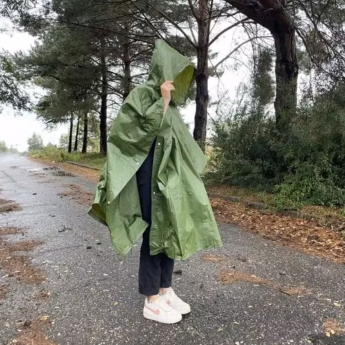 Grön Regnponcho i PVC – Vattentät Poncho för Regn
