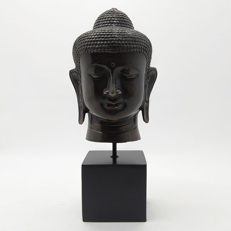 Mässings figur Buddha på stativ, svart