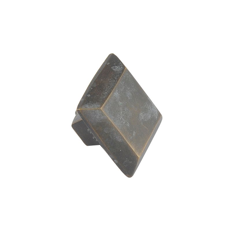 Knopp i oxiderad mässing