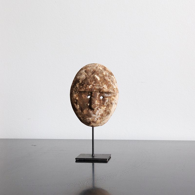 Stenskulptur Stu på stativ