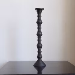 Hög ljusstake i metall, svart