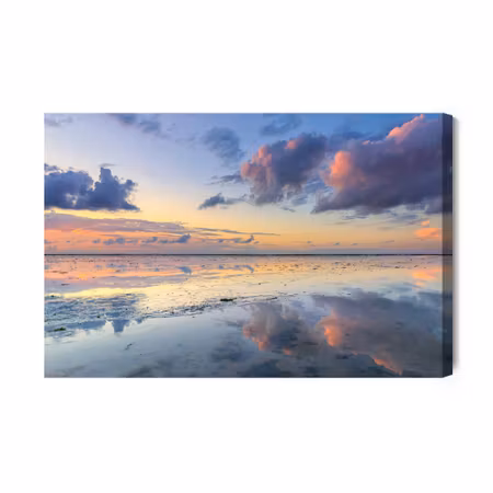 Canvastavla - Mirror reflection of the clouds in the