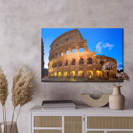 Canvastavla - View of the colosseum in the evening time