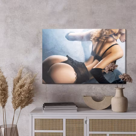 Canvastavla - Alluring woman